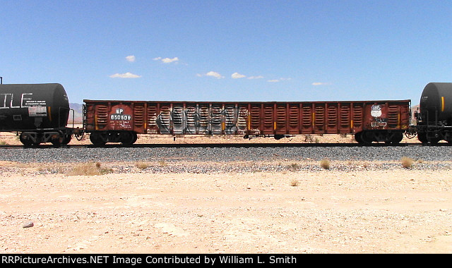 WB Manifest Frt at Erie NV W-MdTrnSlv-Pshr -25